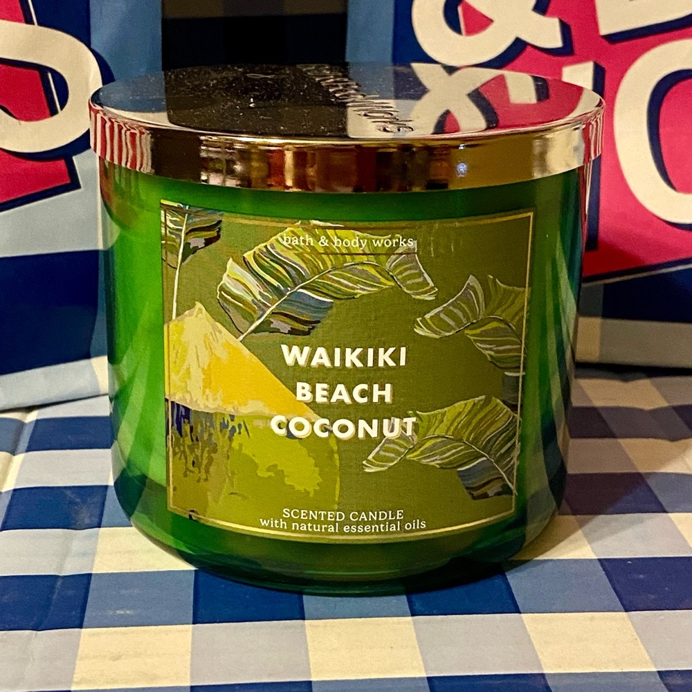 Waikiki Beach Coconut 3 Wick Candle Bath and Body Works fresh NEW this season